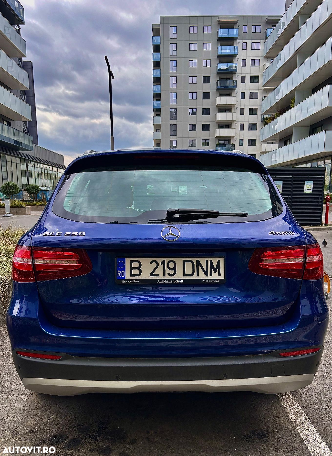 Mercedes-Benz GLC 250 4MATIC - 1