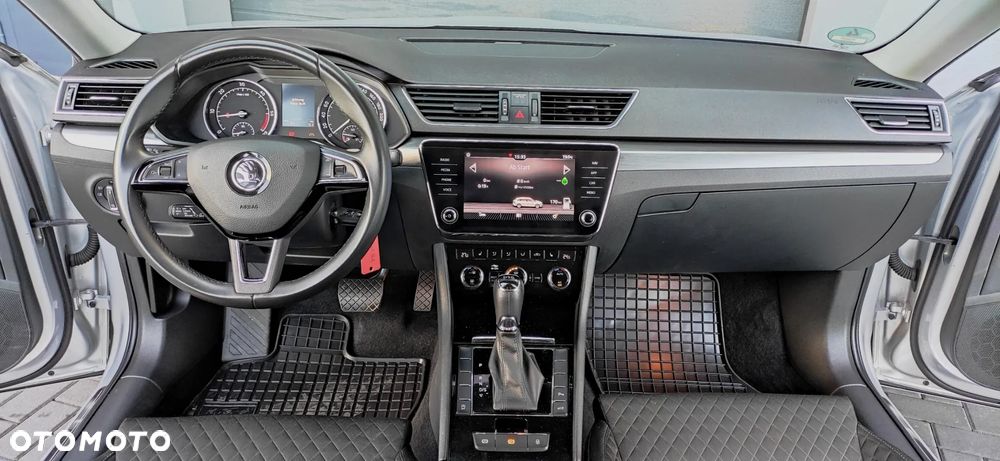 Skoda Superb 2.0 TDI DSG Ambition - 10