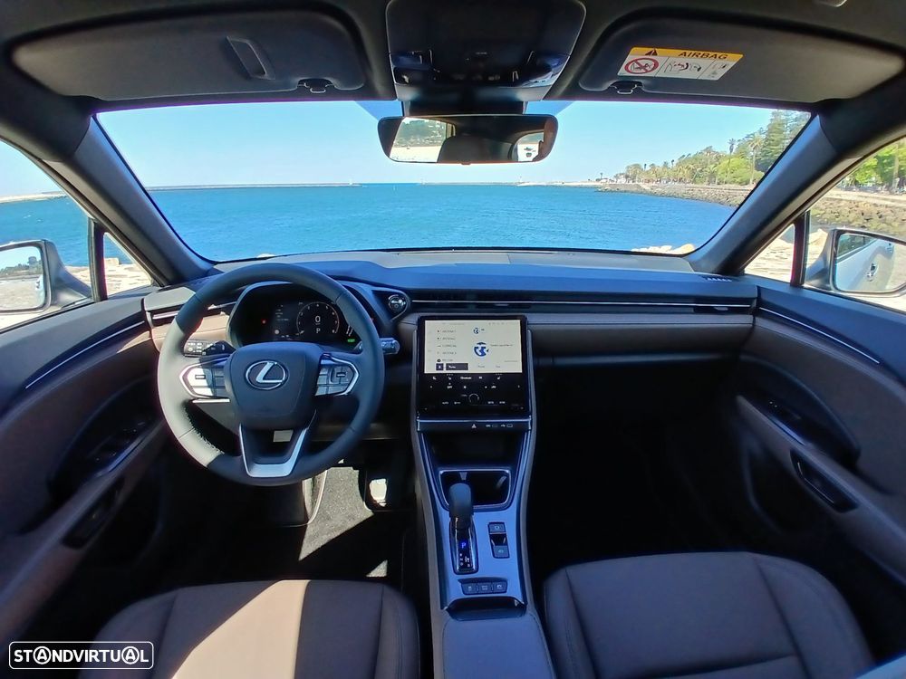 Lexus LBX Elegant - 12