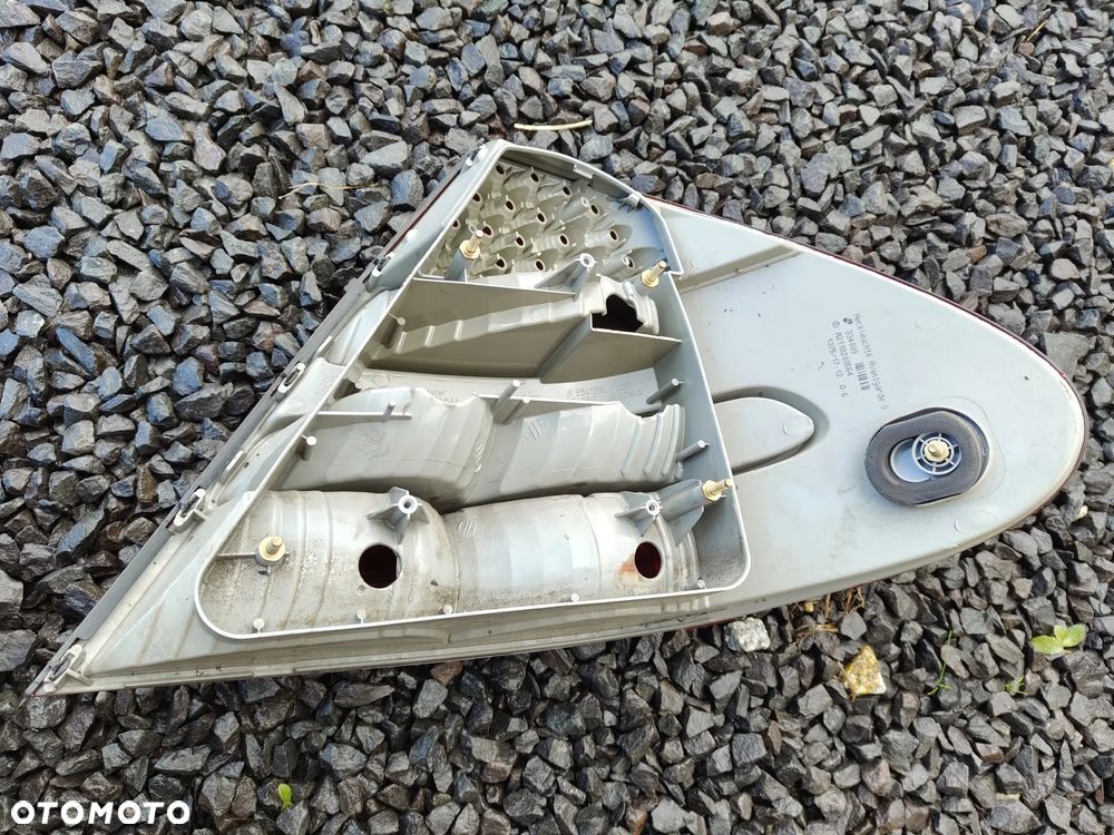 MERCEDES W211 AVANTGARDE Lampa Tył tylna SEDAN 02-06 Lewa led Uszkodzona - 7