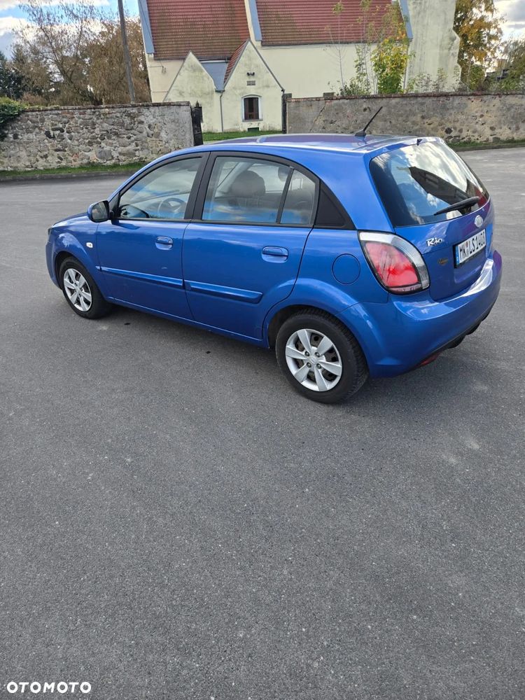 Kia Rio 1.4 Comfort - 5