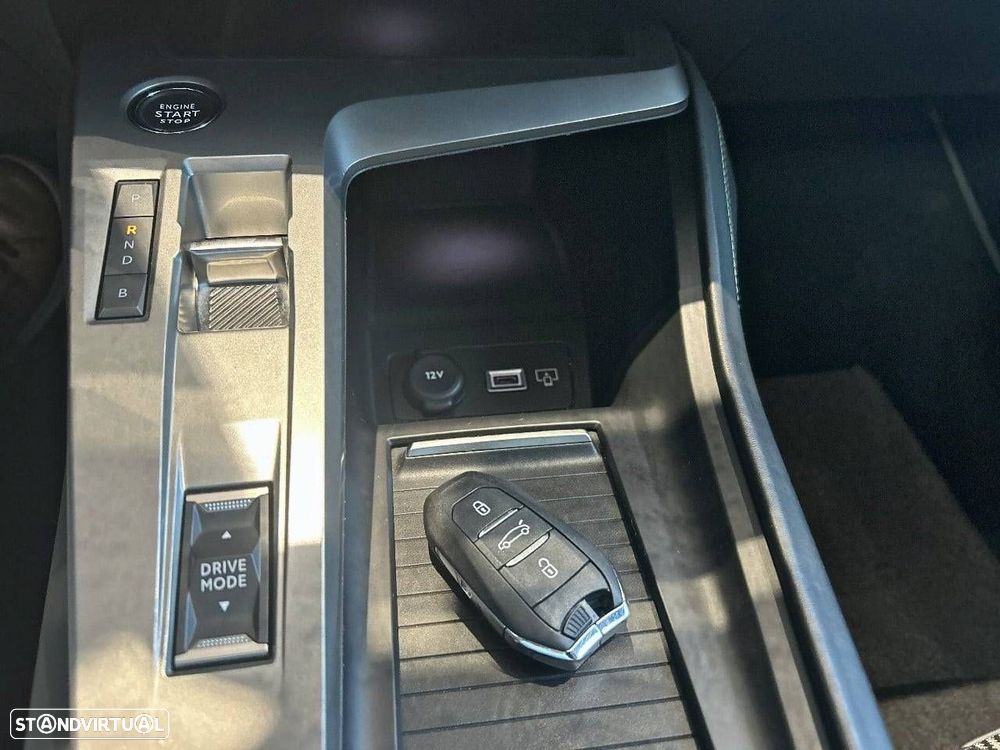 Peugeot 308 1.6 Hybrid GT e-EAT8 - 24