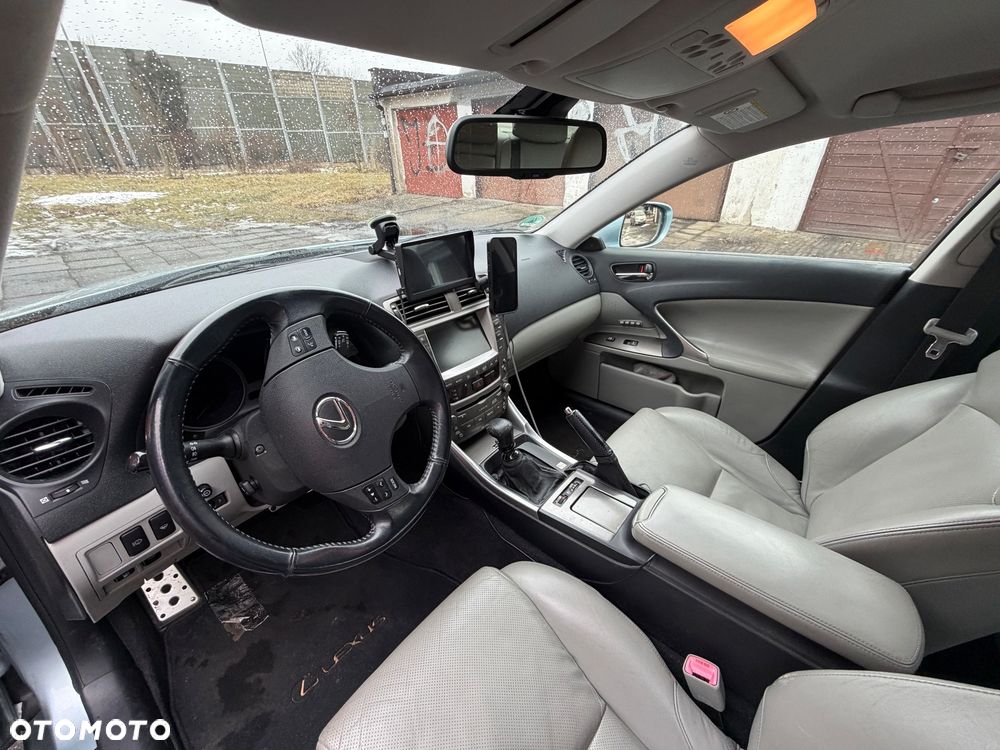 Lexus IS 220 D Prestige - 4
