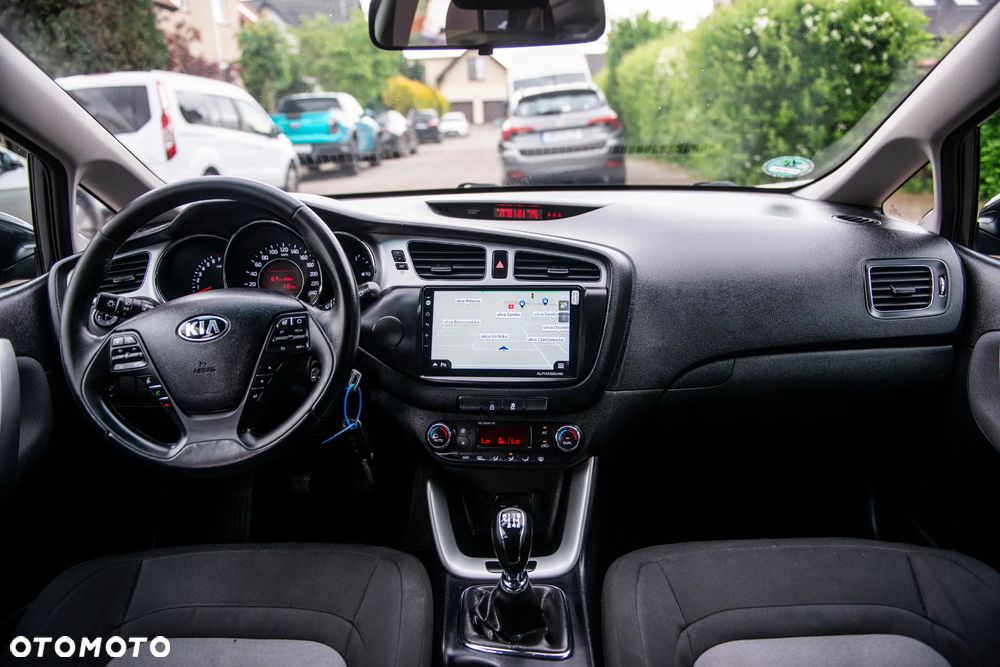 Kia Ceed 1.6 GDI ISG Vision - 31