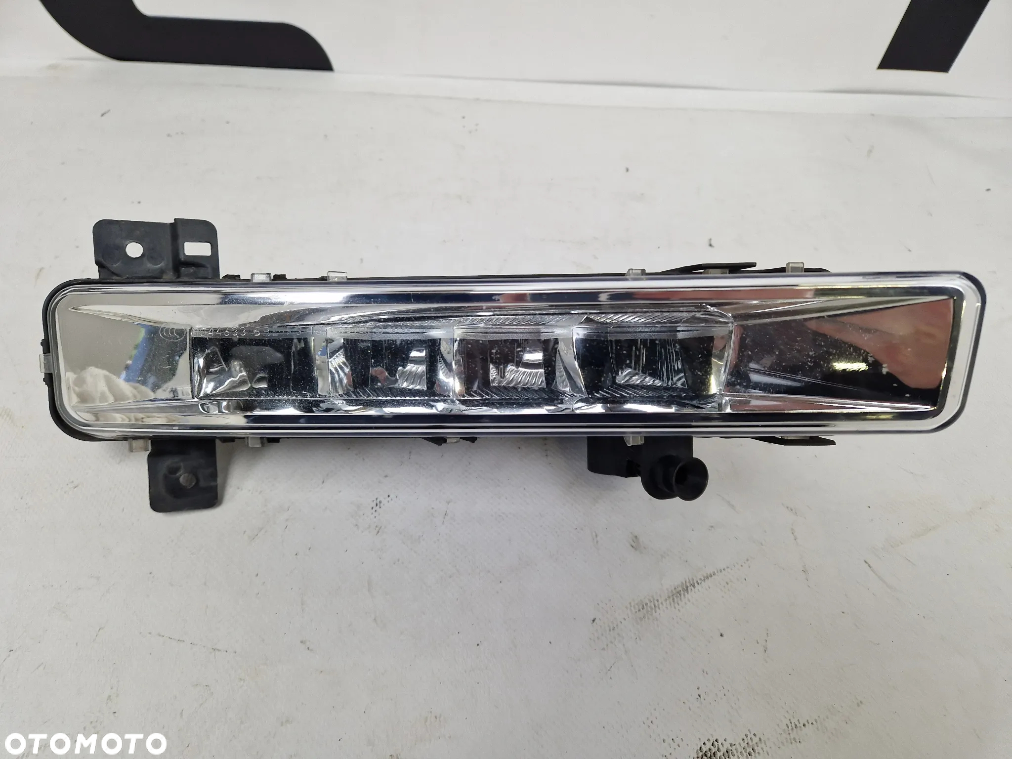 Halogen prawy BMW G30 G31 89250241 - 2
