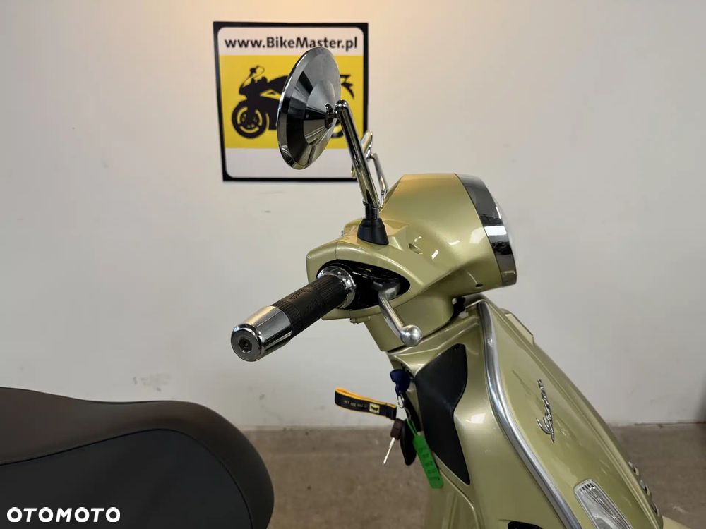 Piaggio Vespa - 10