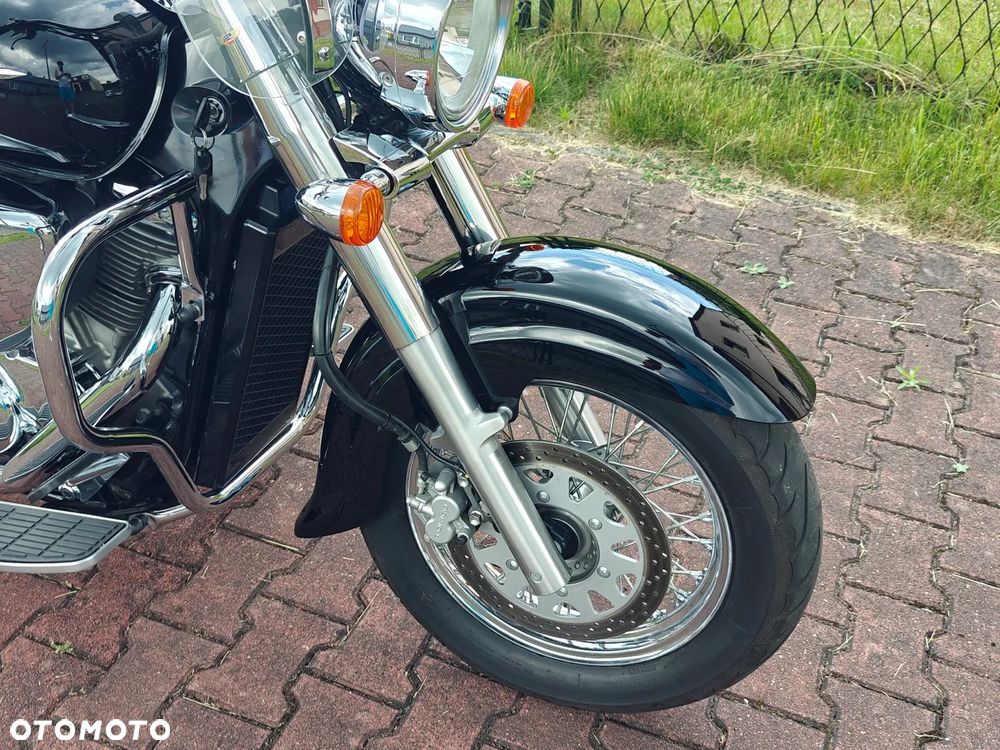 Suzuki Intruder - 3