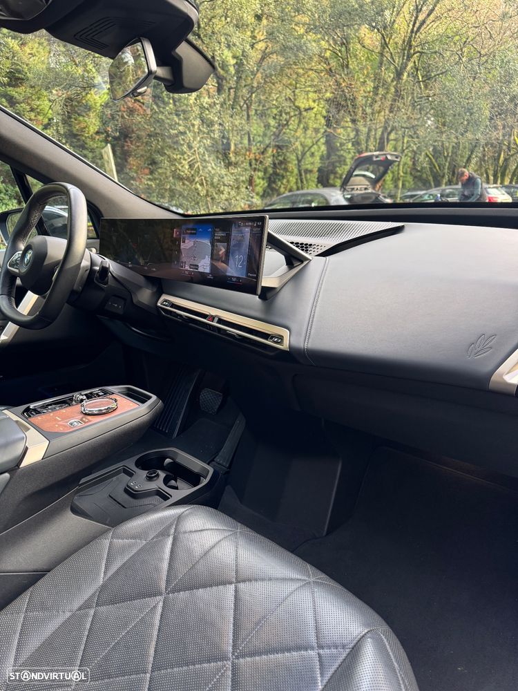BMW iX xDrive 50 Pack Desportivo - 26
