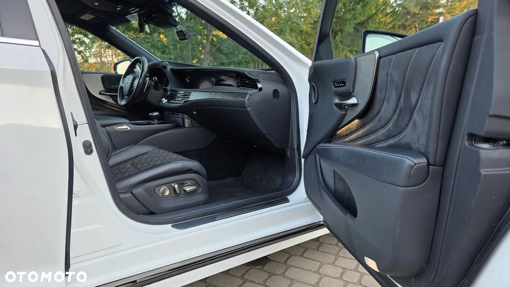 Lexus LS 500 F Sport AWD - 31