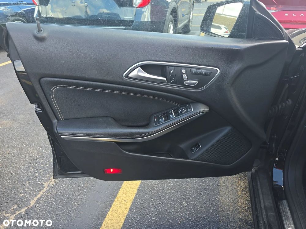 Mercedes-Benz CLA - 13