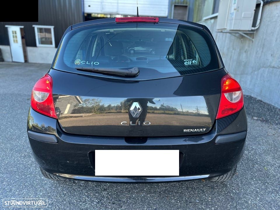 Renault Clio 1.2 16V Confort - 2