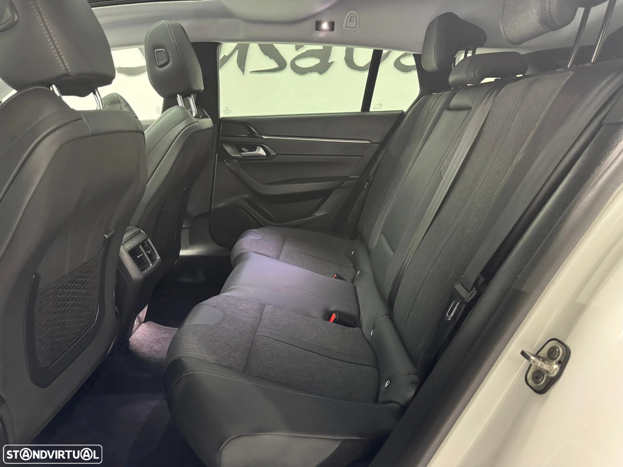 Peugeot 508 SW 1.6 Hybrid Allure e-EAT8 - 17