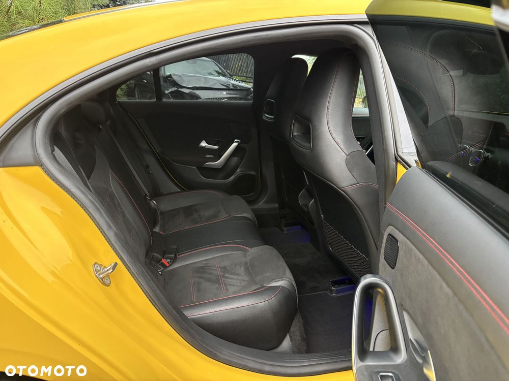 Mercedes-Benz CLA 220 4-Matic AMG Line 7G-DCT - 24