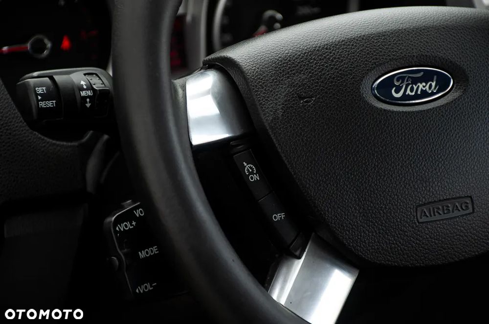 Ford Kuga 2.0 TDCi 4x4 Titanium - 16