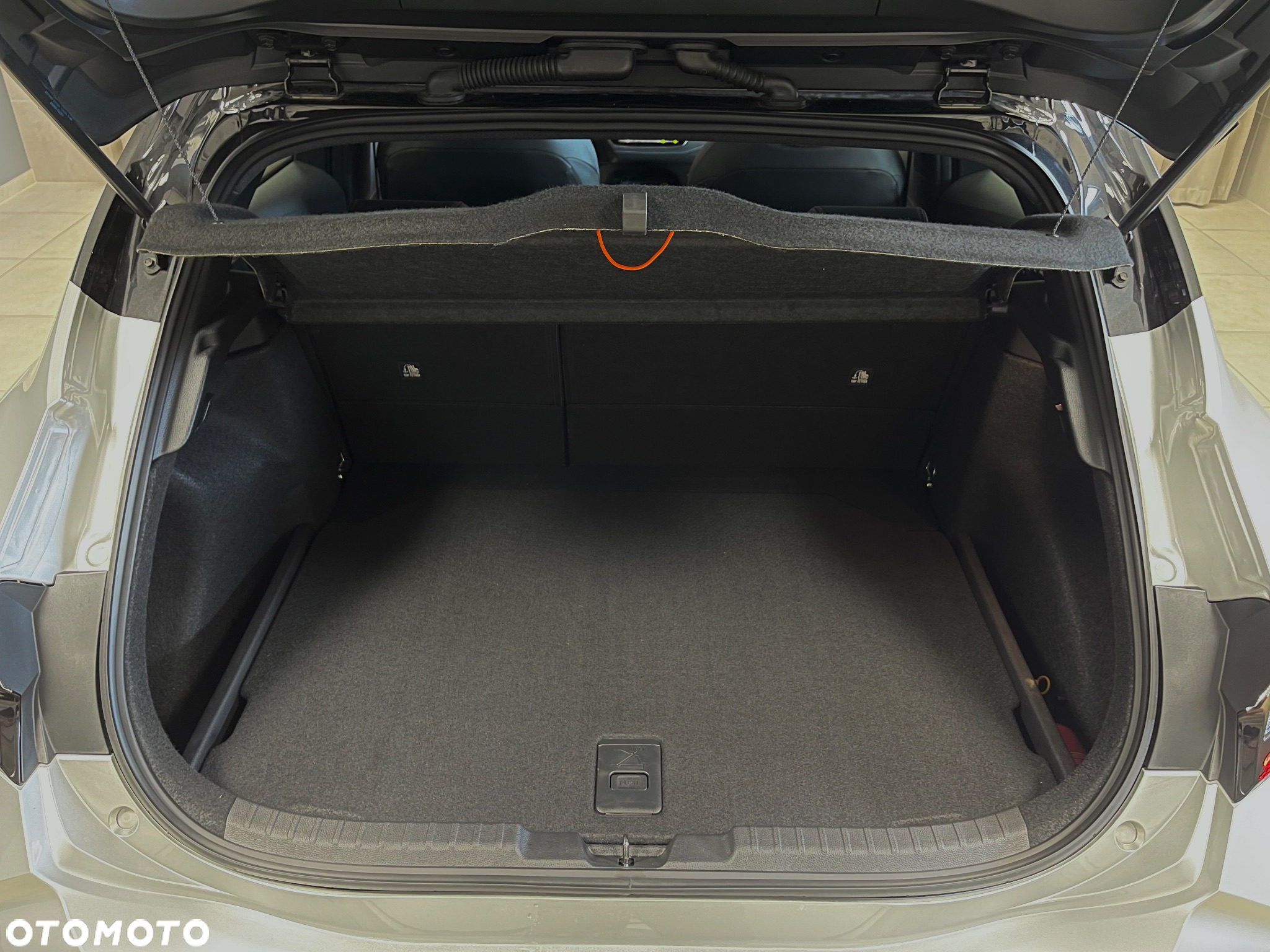 Toyota Corolla 2.0 Hybrid GR Sport Dynamic - 37