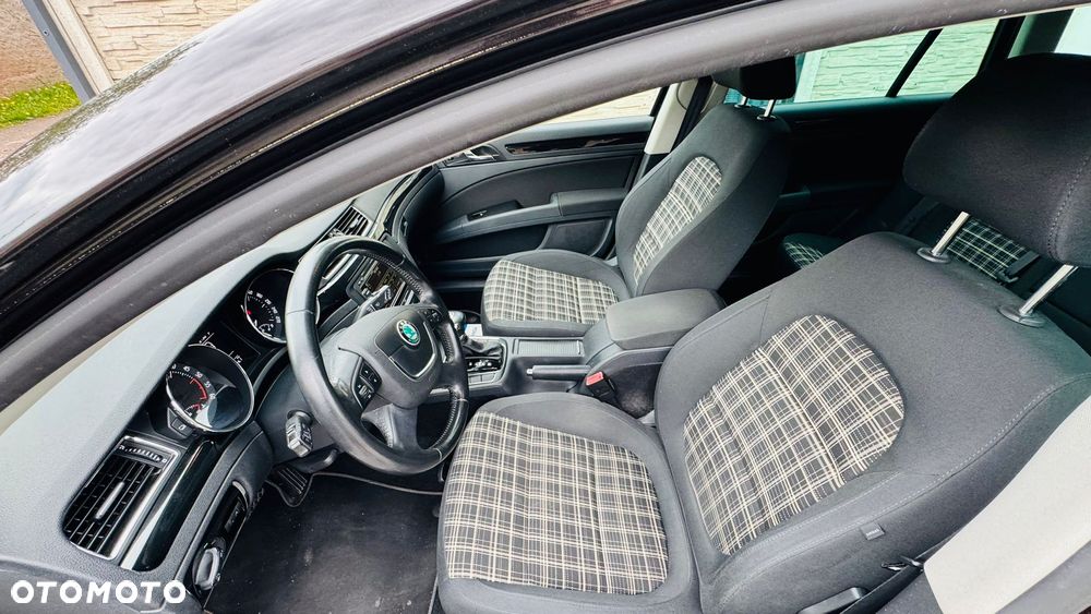 Skoda Superb 2.0 TDI DSG Exclusive - 18