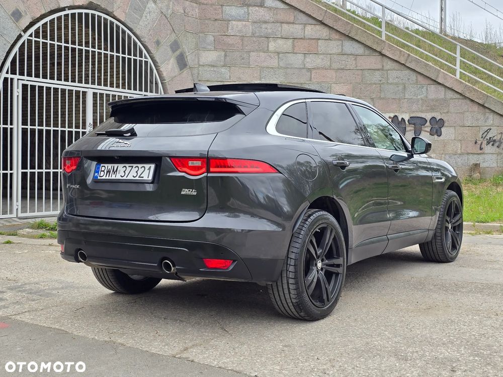 Jaguar F-Pace 30t AWD Prestige - 18