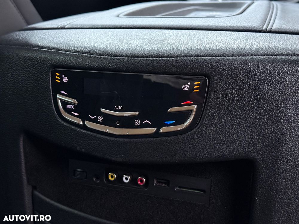 Cadillac Escalade - 10