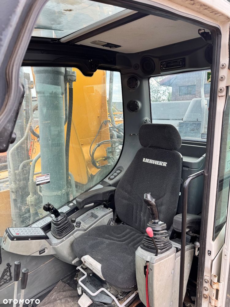 Liebherr R 936 LC - 16