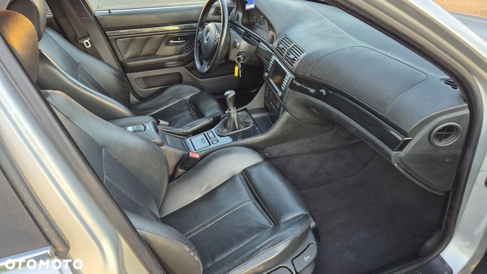 BMW Seria 5 520i - 6