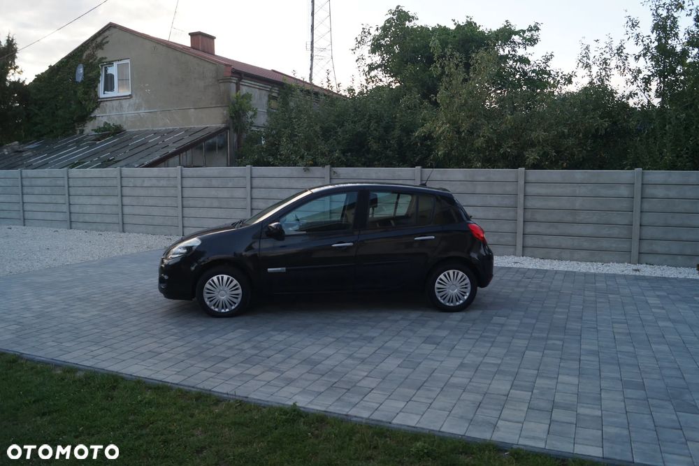 Renault Clio 1.2 16V 75 nightDay - 29