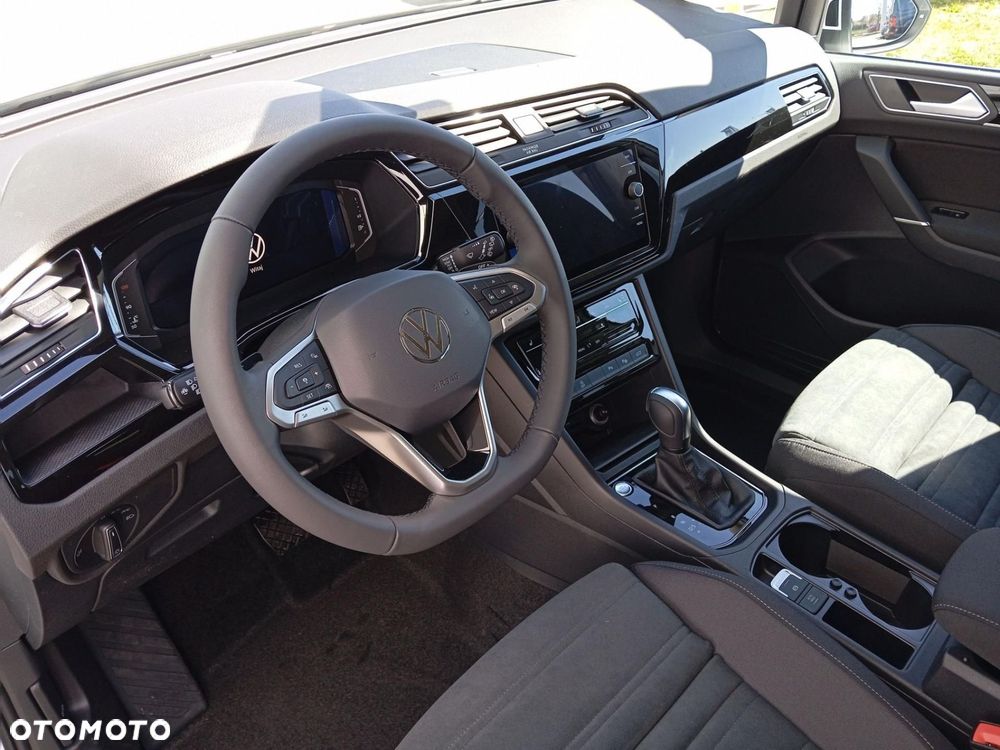 Volkswagen Touran - 19