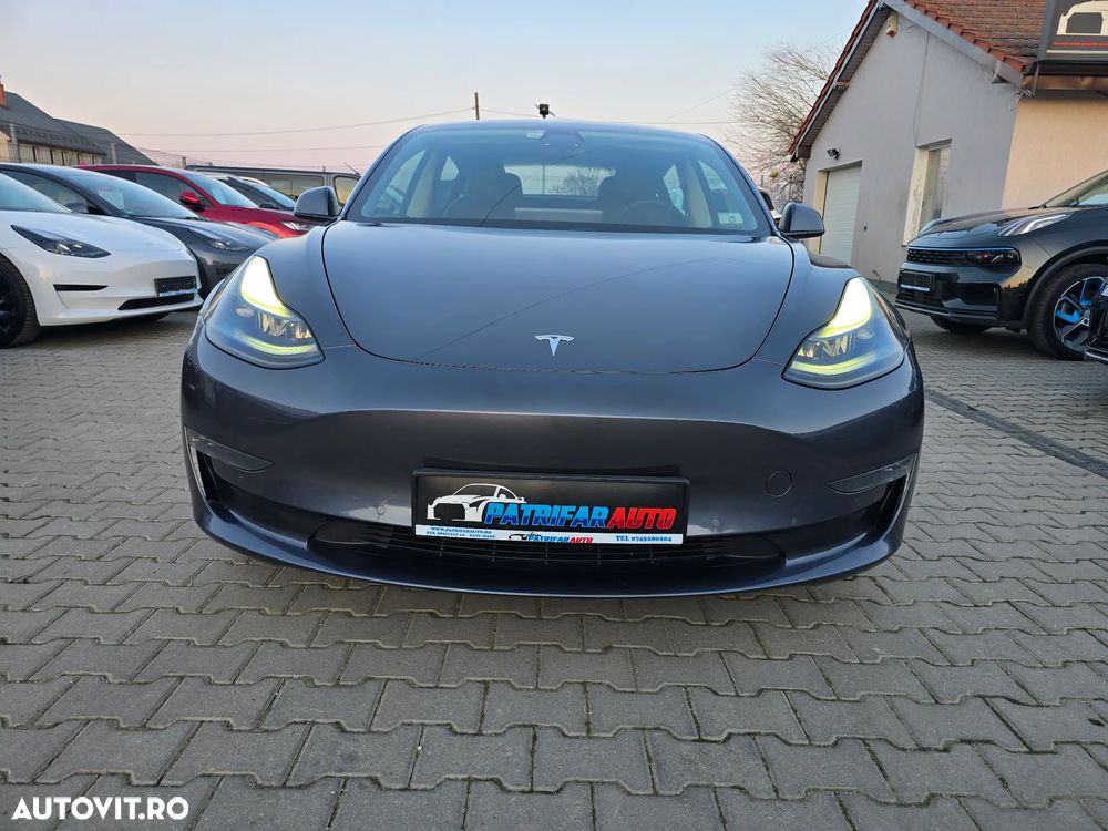 Tesla Model 3 - 5