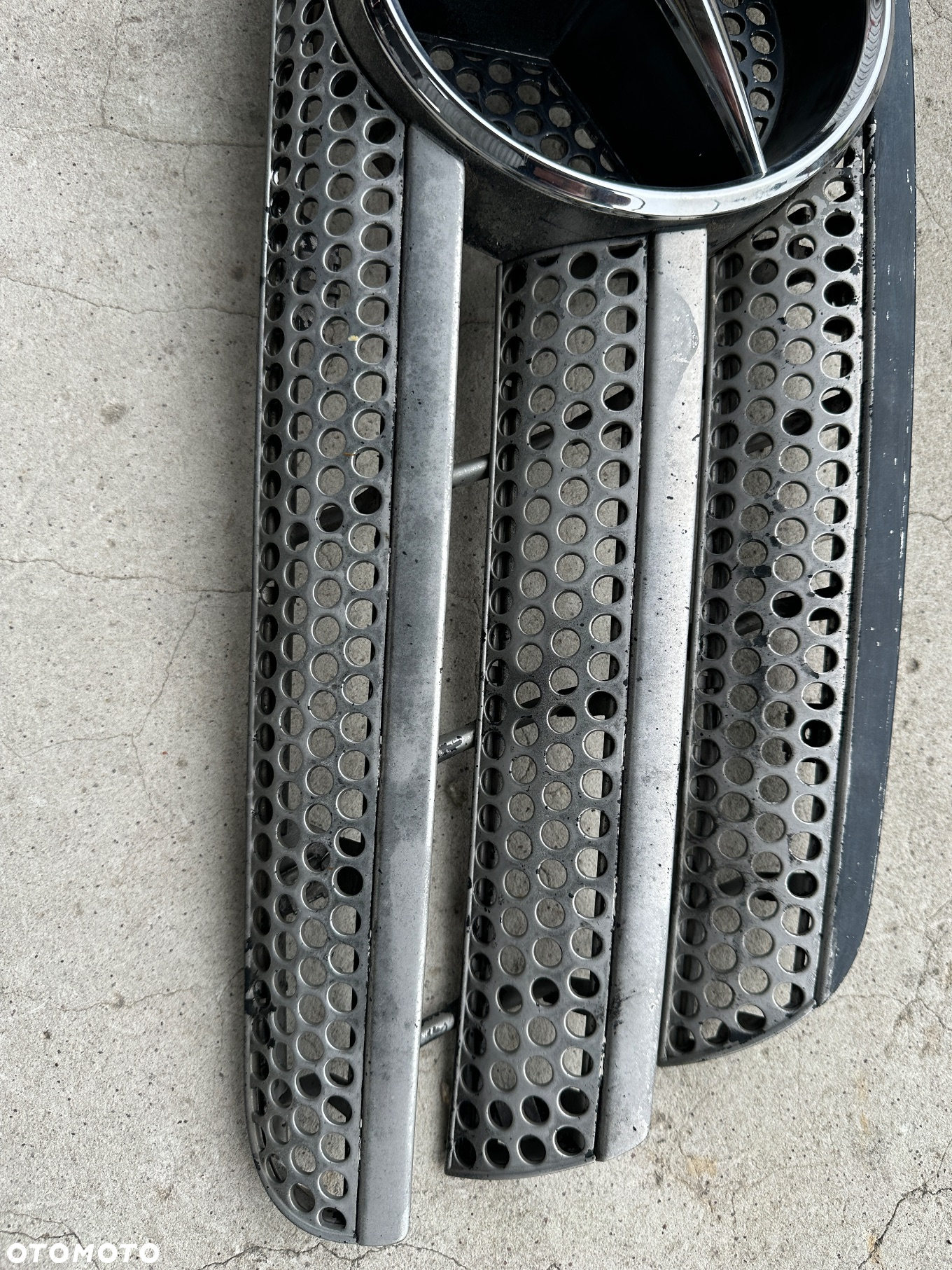 Mercedes ML 163  maska srebrna 744 pokrywa silnika grill zamek - 7
