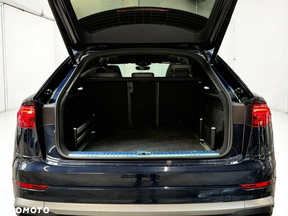 Audi SQ8 TFSI Quattro Tiptronic - 11