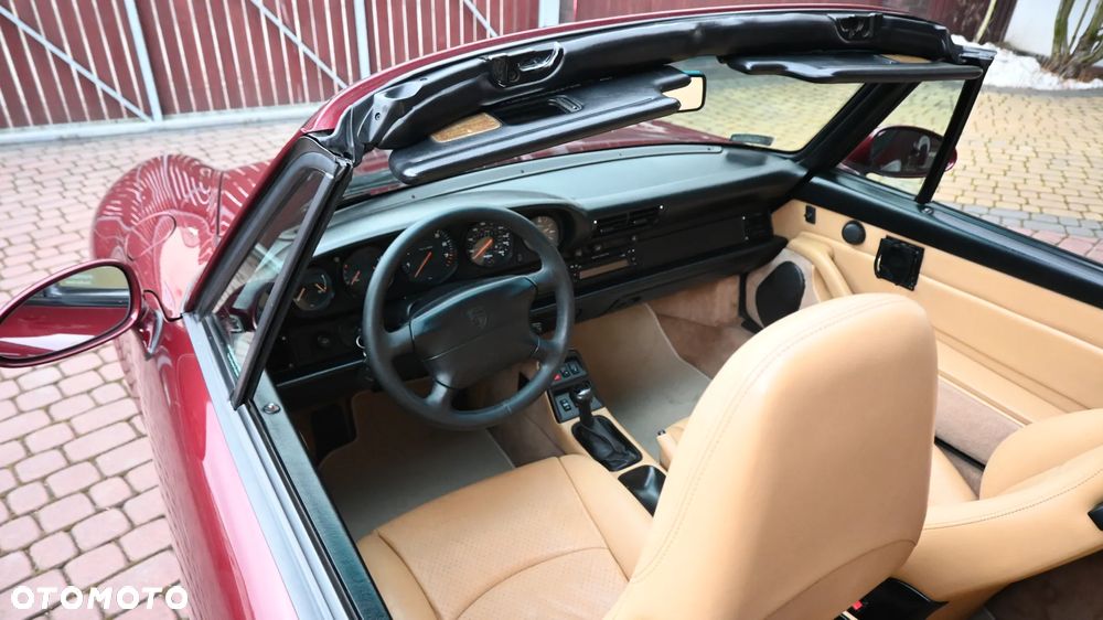 Porsche 911 Carrera - 23