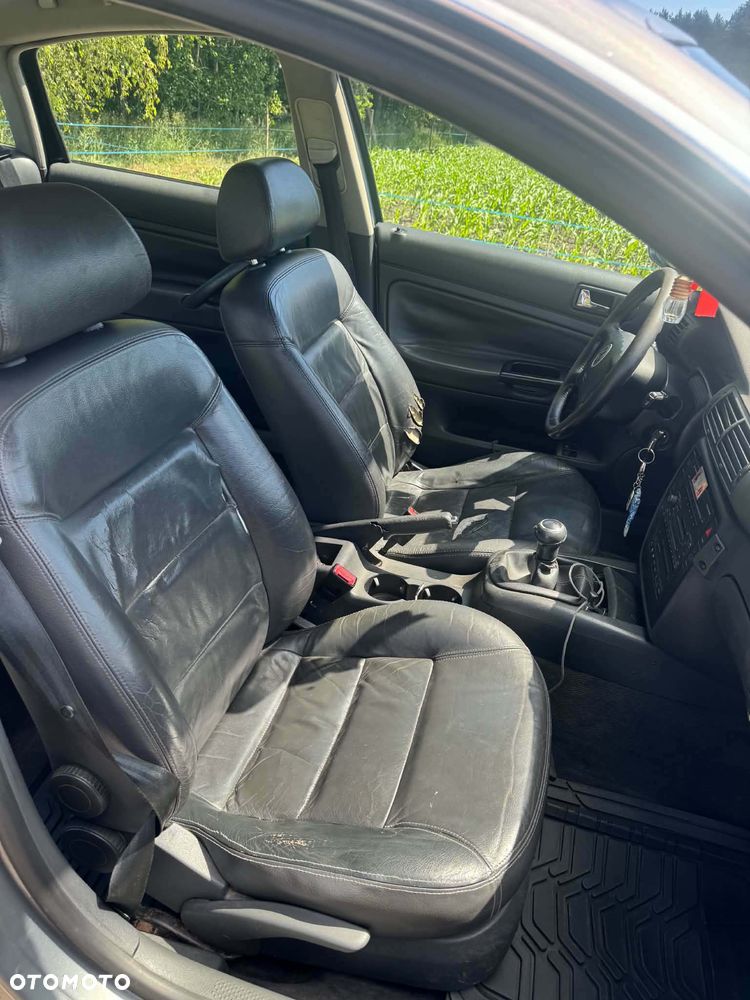 Volkswagen Passat 1.9 TDI Highline - 7