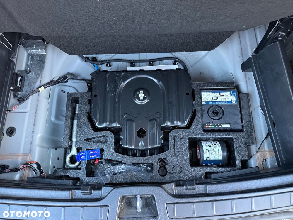 Volvo XC 40 B3 Core - 33