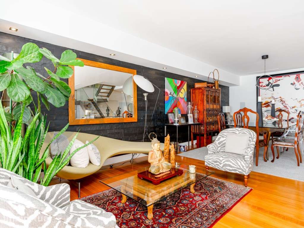 Excelente T4 Duplex - Avenidas Novas