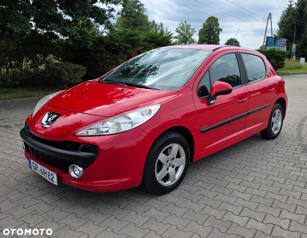 Peugeot 207 - 1