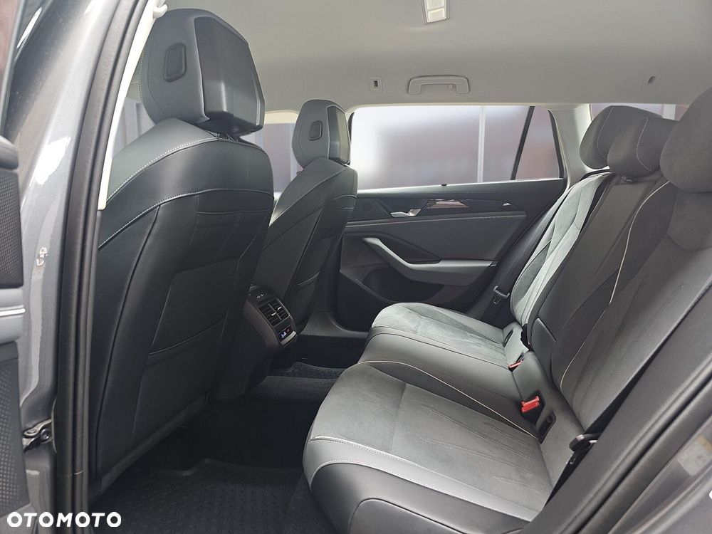 Volkswagen Passat - 10