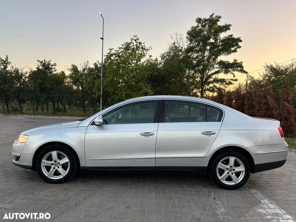 Volkswagen Passat Variant 2.0 TDI DSG Individual - 8