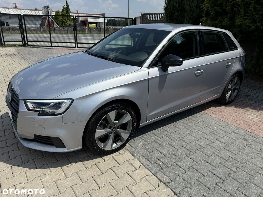 Audi A3 Sportback - 1
