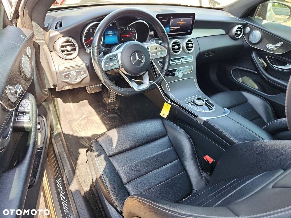 Mercedes-Benz Klasa C 300 4MATIC 9G-TRONIC - 9
