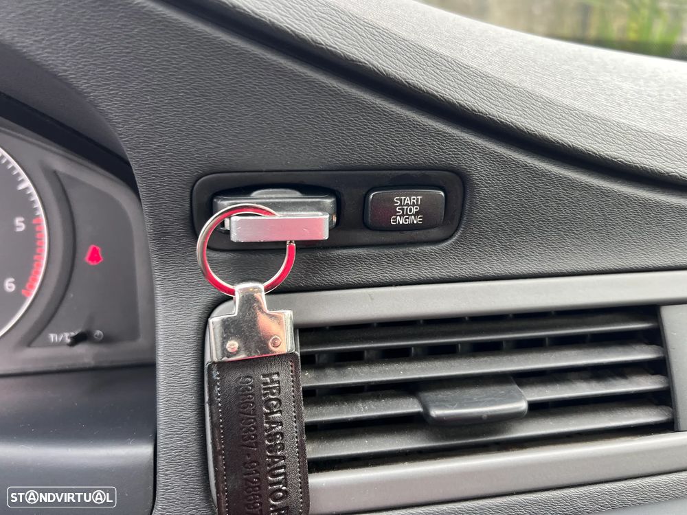 Volvo V70 2.4D Ocean Race - 12