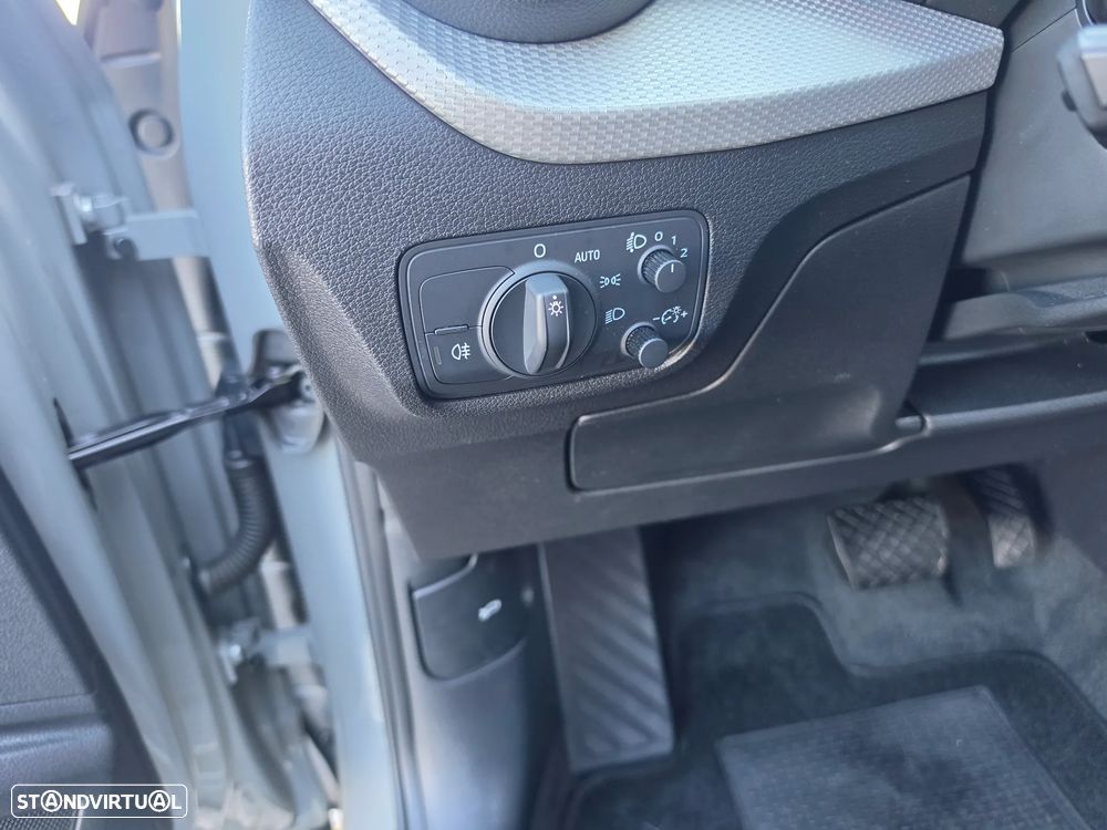 Audi Q2 30 TDI S tronic - 11