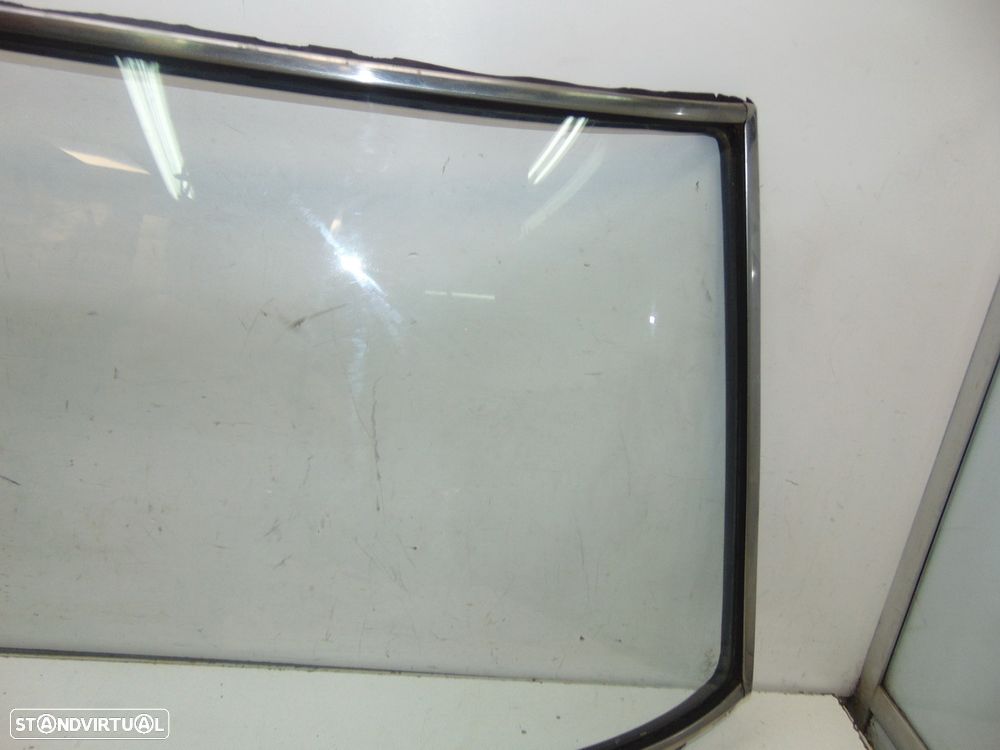 Datsun 1600 SSS para-brisas - 4