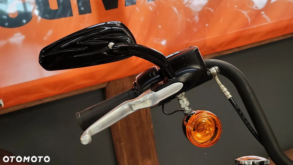 Harley-Davidson Softail Street Bob - 21