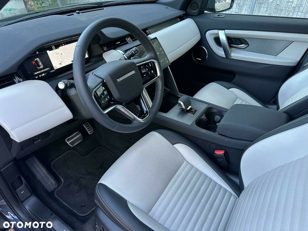 Land Rover Discovery Sport - 12