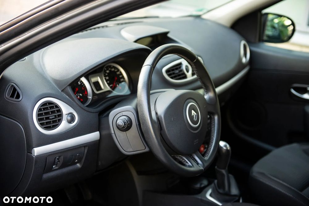 Renault Clio 1.2 16V Dynamique - 18