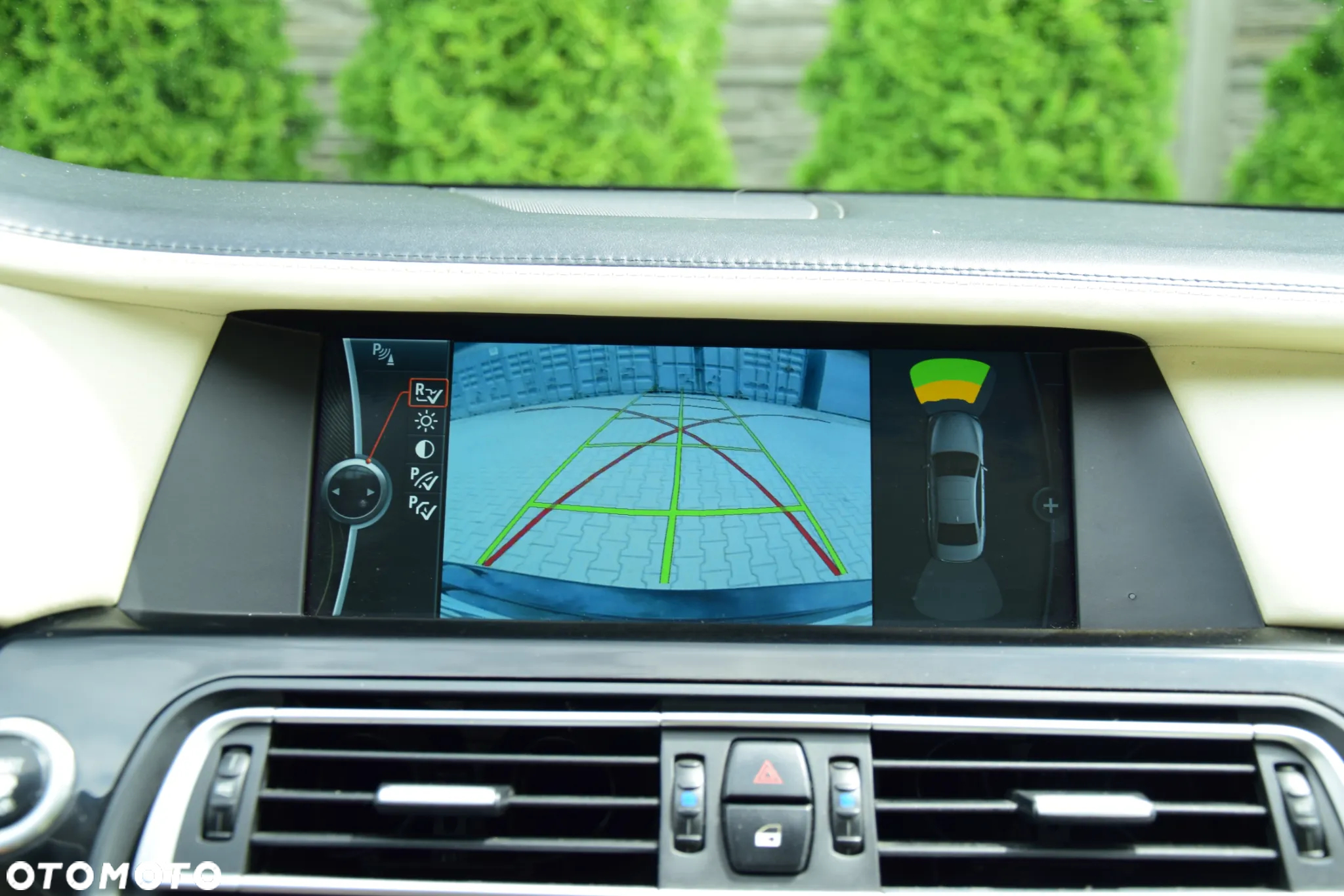 BMW Seria 7 740d - 33