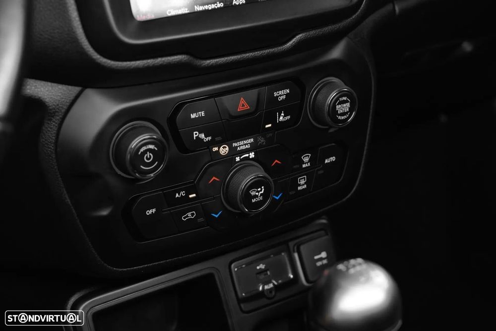 Jeep Renegade 1.0 T Limited - 31