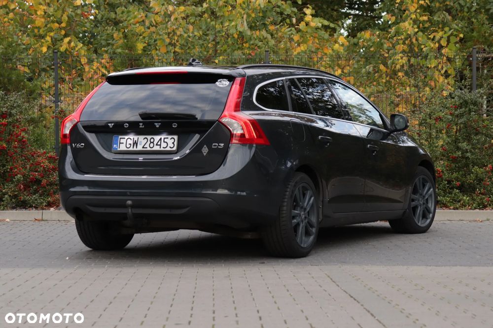 Volvo V60 D3 Momentum - 11