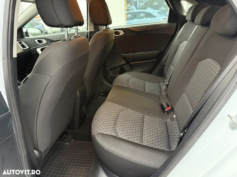 Kia Ceed 1.5 T-GDI 7DCT MHEV Best+ - 15