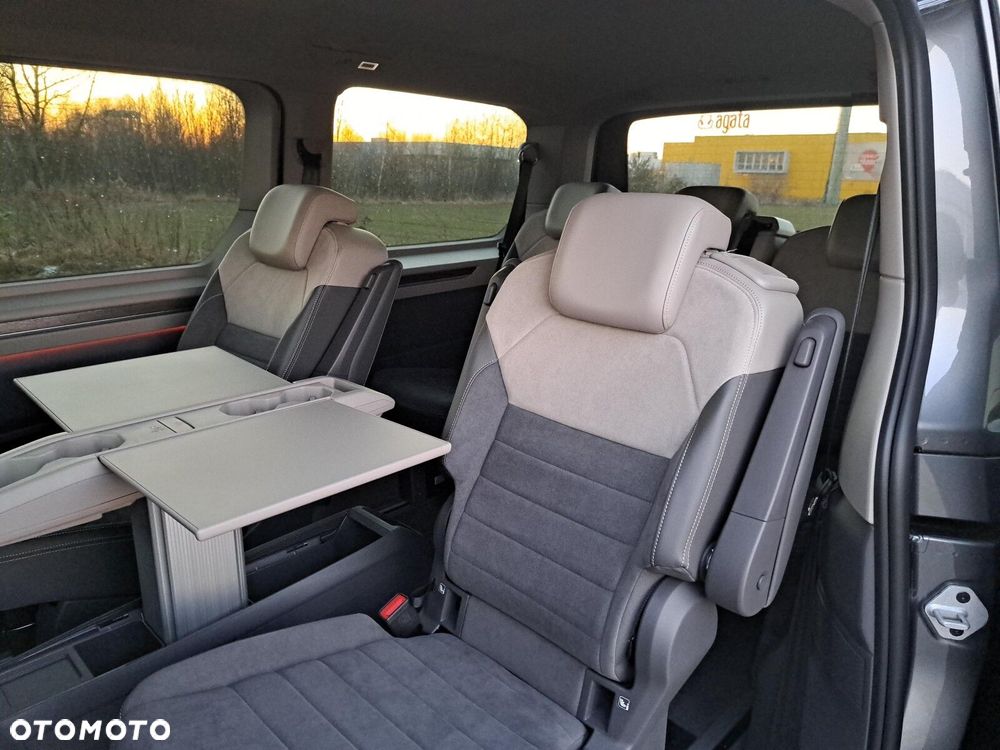 Volkswagen Multivan - 27