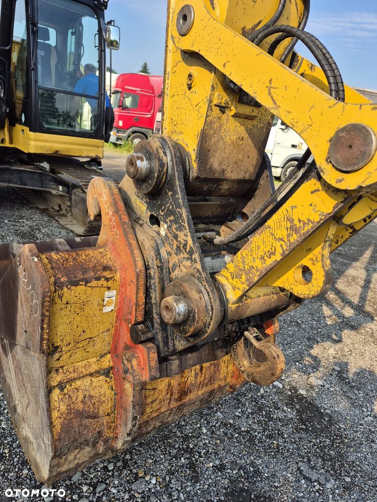 Caterpillar 325F - 12